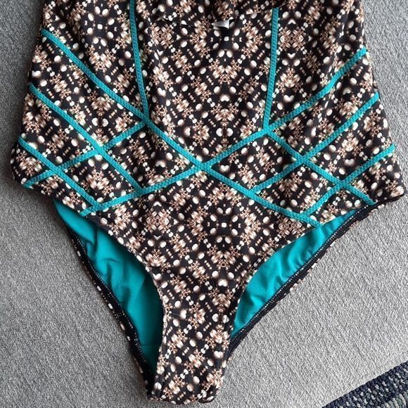 Bond-Eye‎ one piece swimsuit, size 4 - Picture 3 of 10